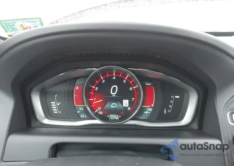 2014 Volvo Xc60 T6 R-Design Platinum z USA, uszkodzony, nr VIN YV4902DZ4E2557451